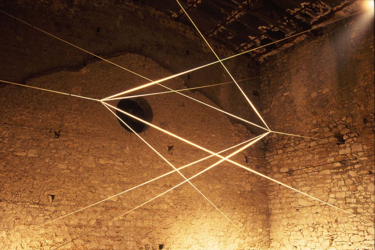 Geometria Universalis, 1998, ropes, 800x800x1100 m